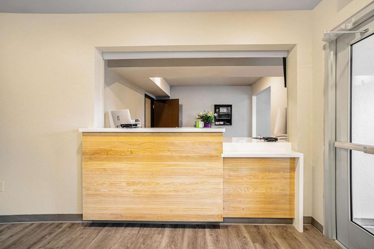 Woodspring Suites Naples Golden Gate ภายนอก รูปภาพ