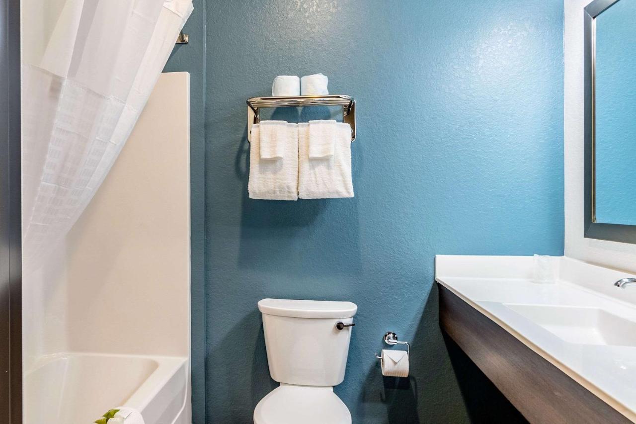 Woodspring Suites Naples Golden Gate ภายนอก รูปภาพ