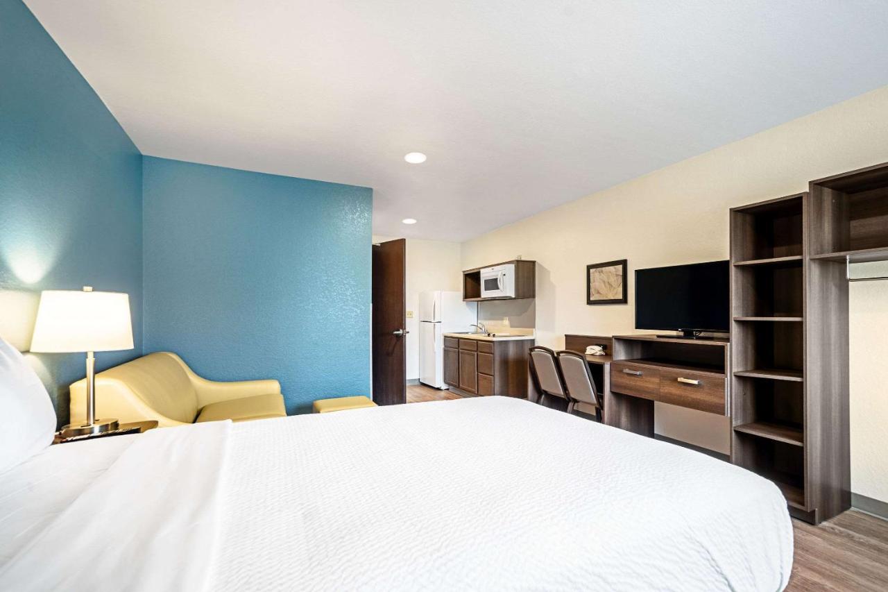 Woodspring Suites Naples Golden Gate ภายนอก รูปภาพ