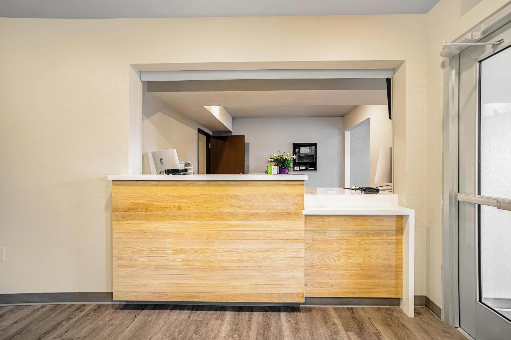 Woodspring Suites Naples Golden Gate ภายนอก รูปภาพ